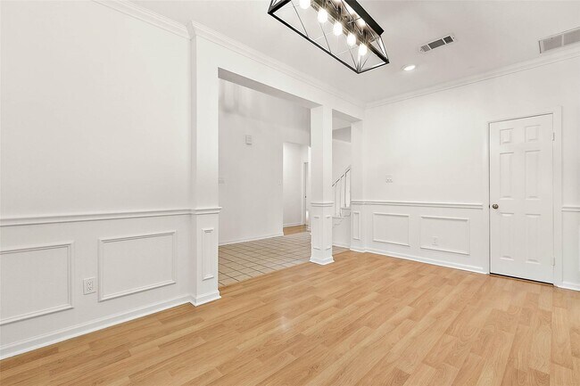 Photo - 8 Greentwig Pl