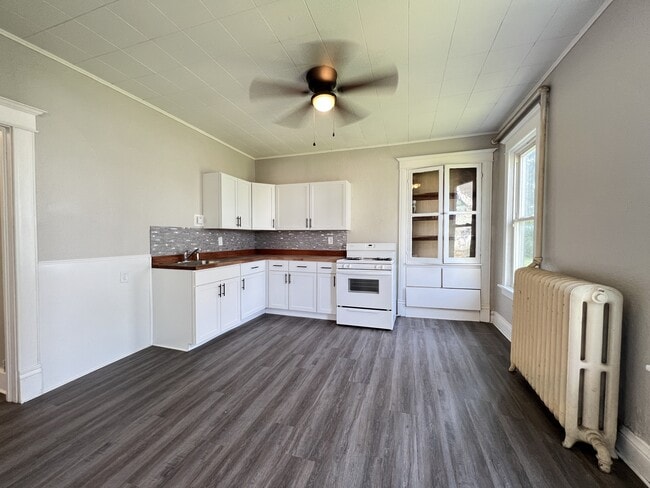 Photo - 1008 Rhomberg Ave Unit #1