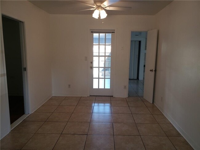 Building Photo - 801 NE 38th St Rental