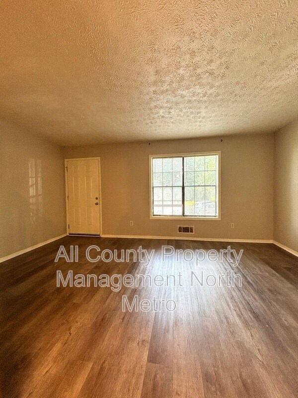 2245 Highpoint Rd