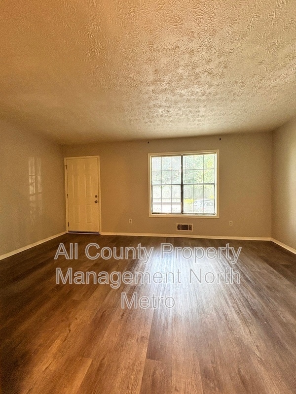 Photo - 2245 Highpoint Rd