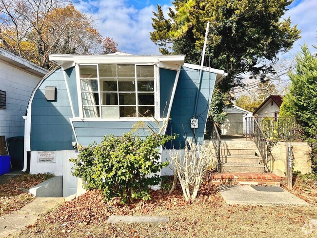 Building Photo - Renovated Two Bedroom Mobile Home