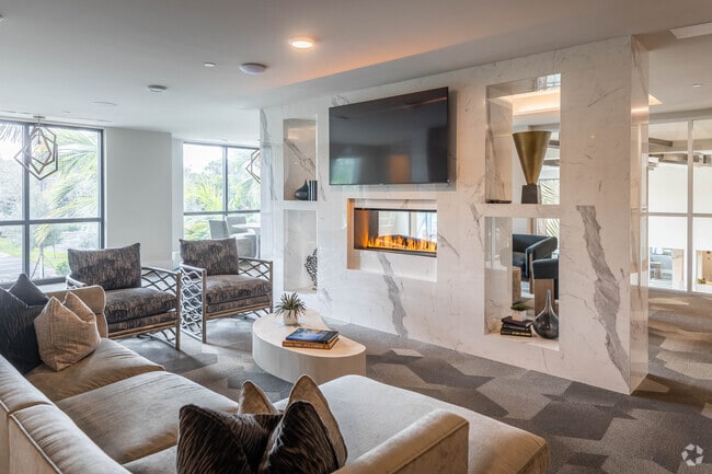 Piano Lounge