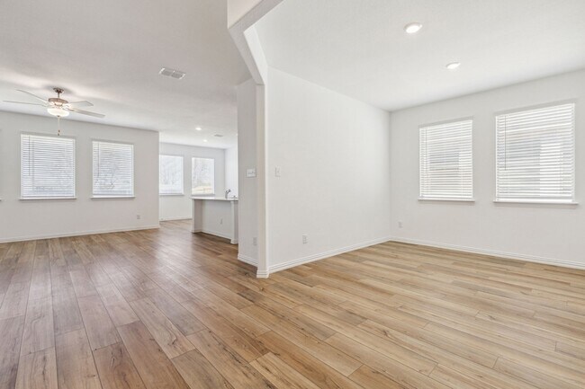 Photo - 1120 Flameleaf Dr