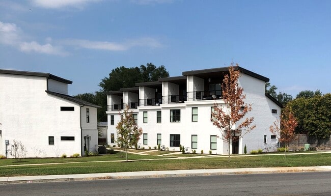 Modern 3-Bedroom Condo with Modern Eleganc... - Modern 3-Bedroom Condo with Modern Eleganc...