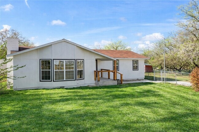 Building Photo - 5748 N Graham Rd