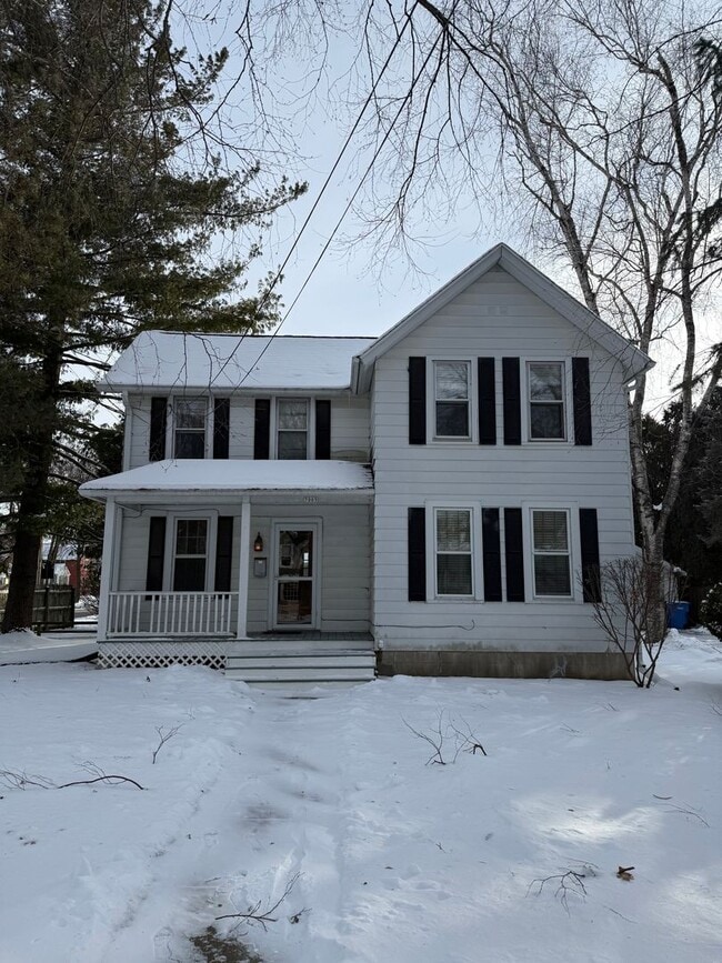 Building Photo - Charming Downtown Middleton Gem on Hubbard Ave