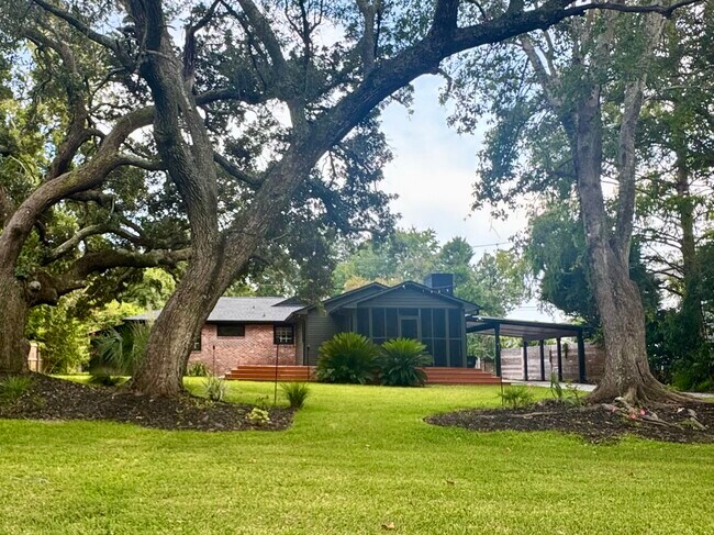 Photo - 774 Creekside Dr