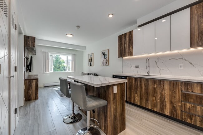 Photo - 1168 Pendrell St Unit 307