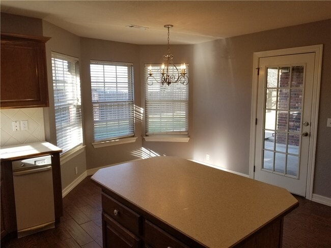 Photo - 884 Palisades Ave