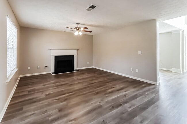 Photo - 1456 Pebble Ridge Ln