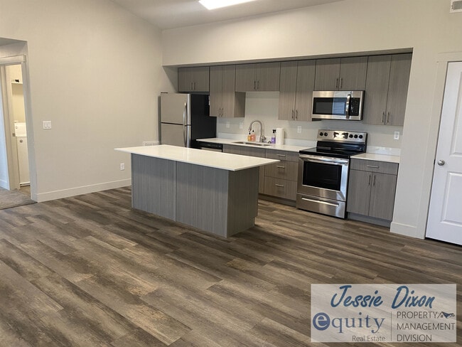 Photo - 130 7th St Townhome
