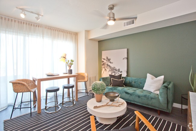 1BR, 1BA - Coronado - 590 SF