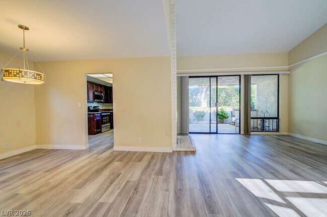 Photo - 2574 Pera Cir