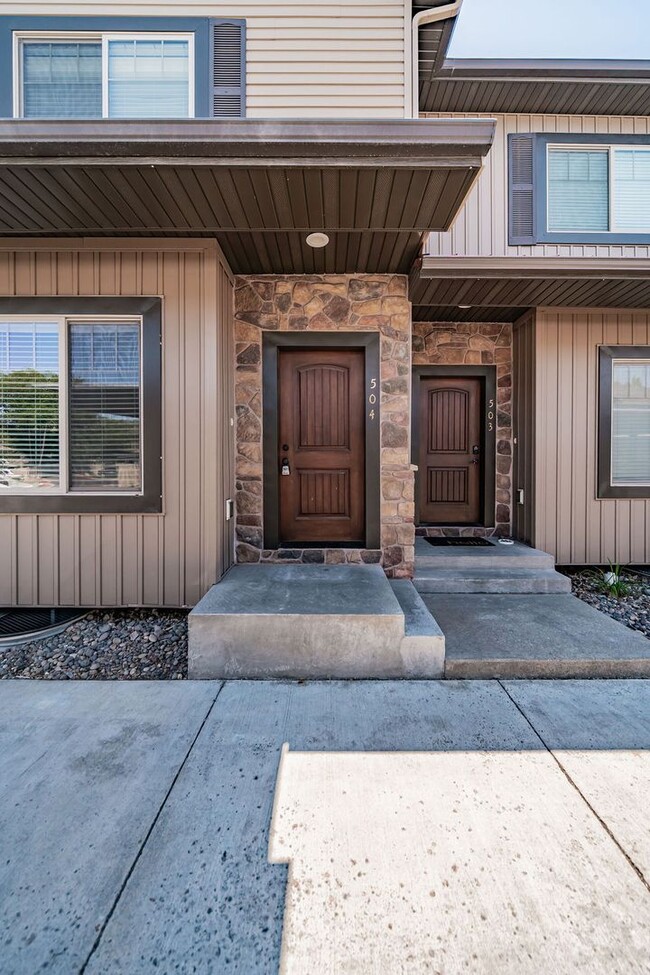 3 bed 1.5 bath Townhome - 3 bed 1.5 bath Townhome