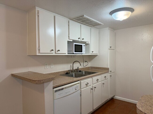 Photo - 2250 Bering Dr Apartamento