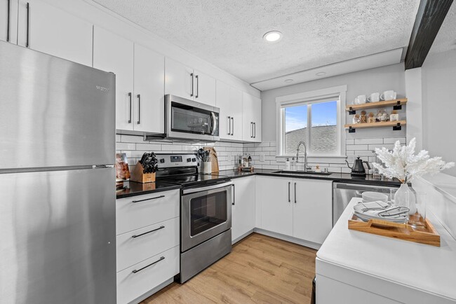 Photo - Modern 2BR Suite – Newly Furnished, Pet-Friendly, Near Downtown Spokane (Furnished)