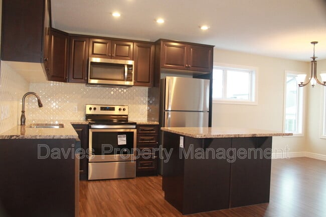 Photo - 446 Allard Blvd SW