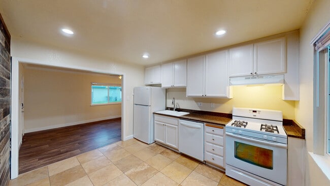 Building Photo - 15451 Marty Dr Unit 51