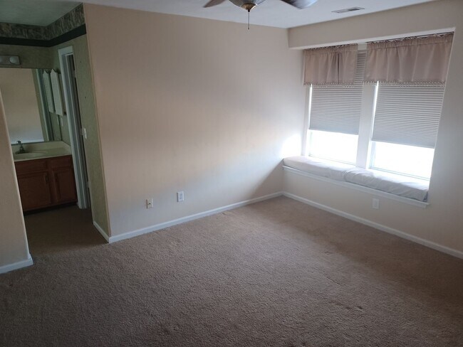 Photo - Battlefield Commons