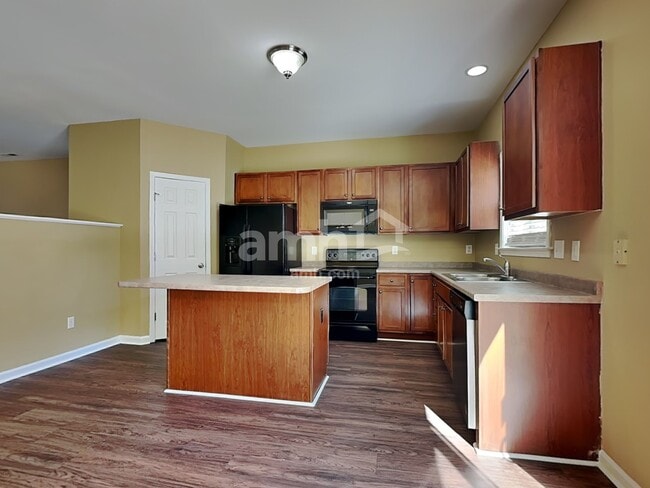 Photo - 104 Pearson Place