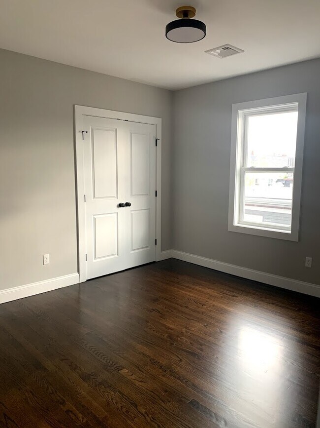 Photo - 153 Almy St Unit 1