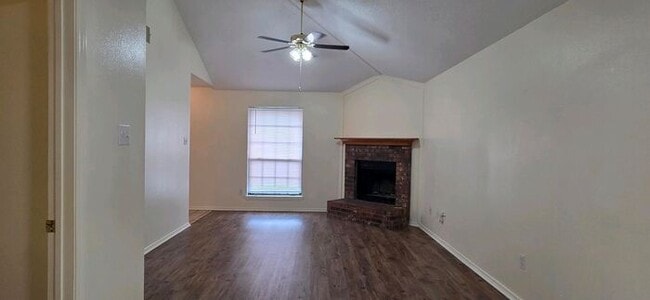 Photo - Available Now! Adorable 2 Bedroom 2 Bath Duplex in Longview!