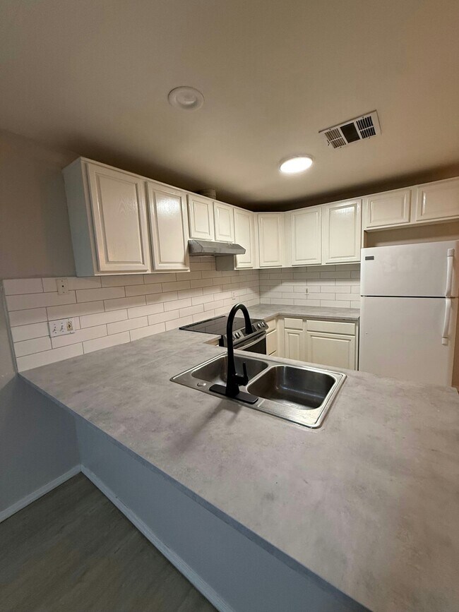 Photo - 1926 Haskell Rd Unidad 3