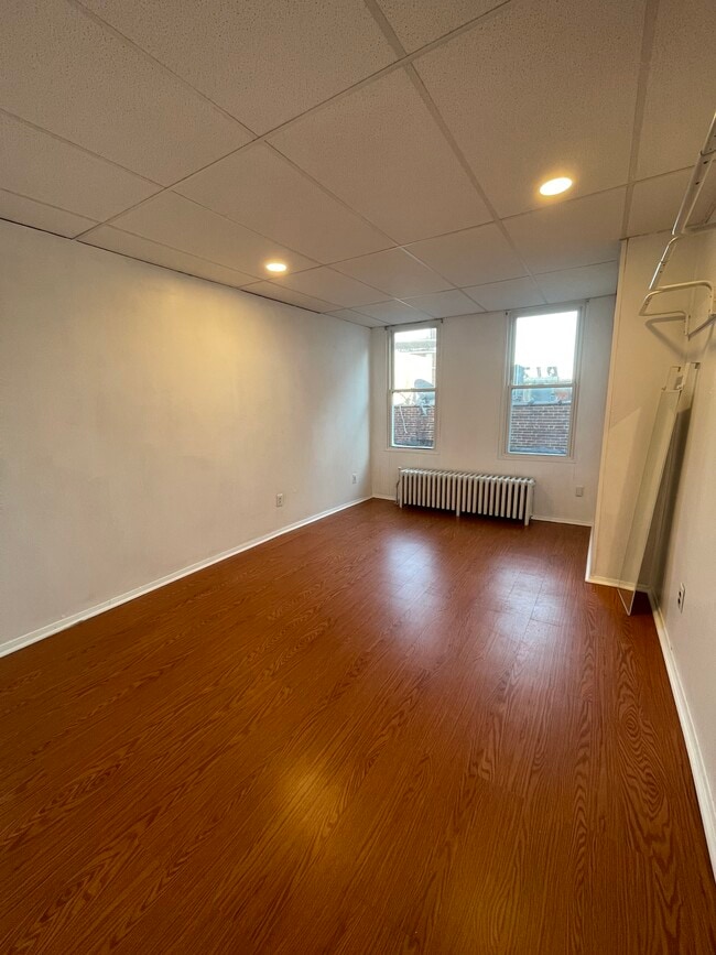 Photo - 1434 McKean St