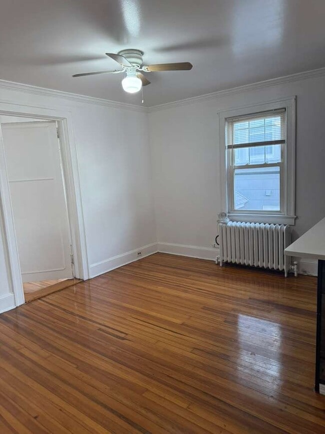 Photo - 290 Roberts Ave