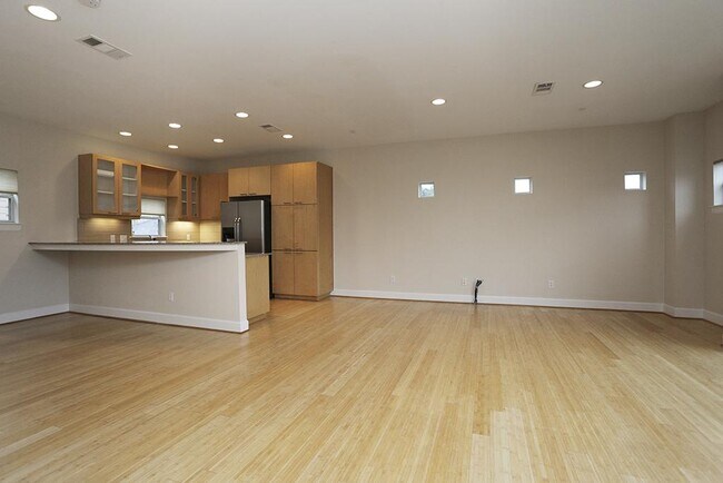 Photo - 3507 Mosley Ct Unidad C