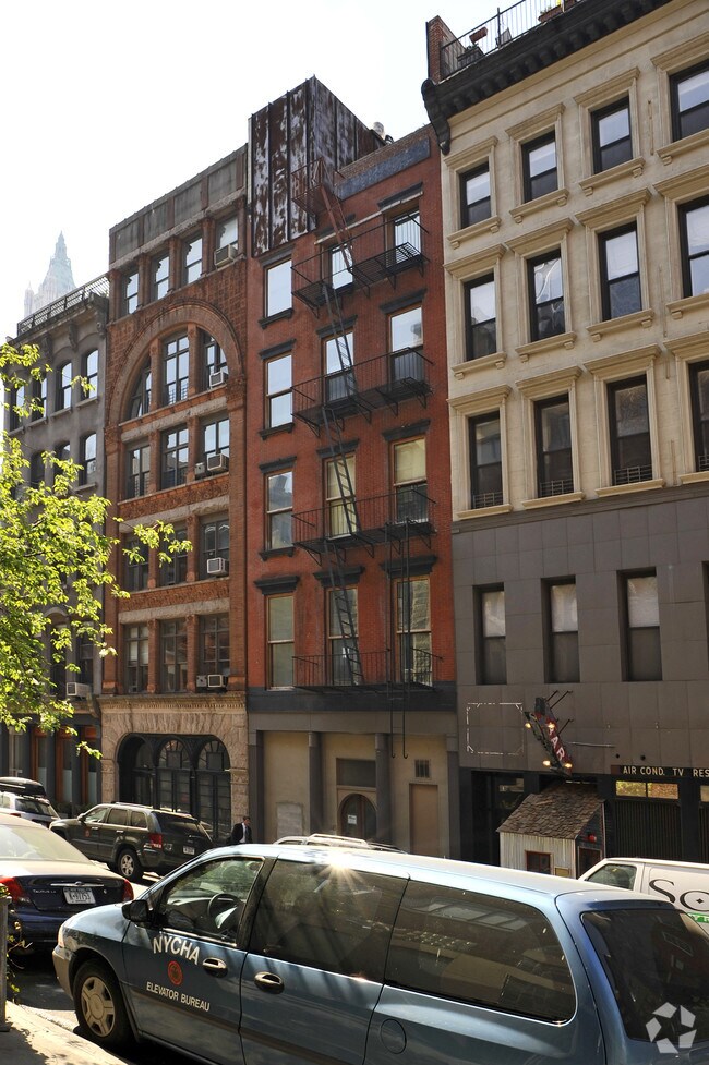 Photo - 75 Warren St