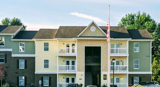 Building Photo - Creekside Crossing Apartments