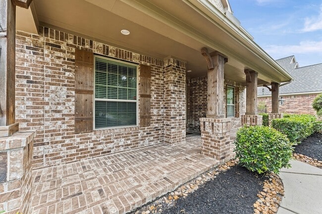 Photo - 10 Cayuga Pond Ct