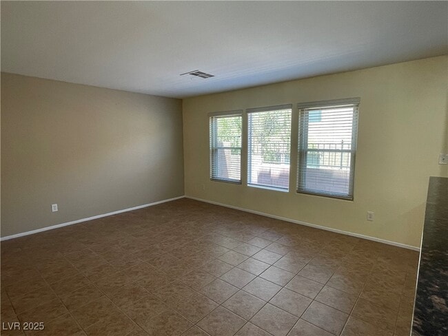 Photo - 534 Swiss Cottage Ave