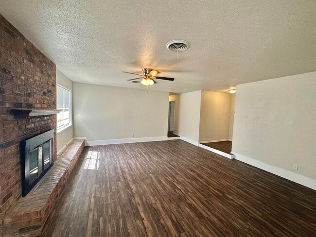 Photo - 1509 Elkhart Ave