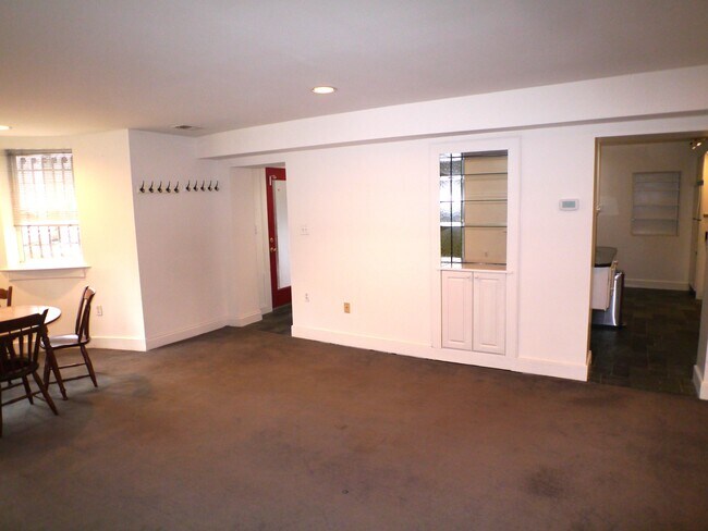 Living/Dining bar - 1743 18th St NW Unit B