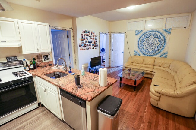 Photo - 322 St Paul St Unidad 2