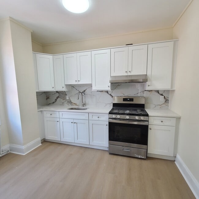 Building Photo - 704 79th St Unit 2 Rental