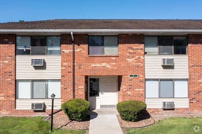 Woodland Manor - Woodland Manor Apartments