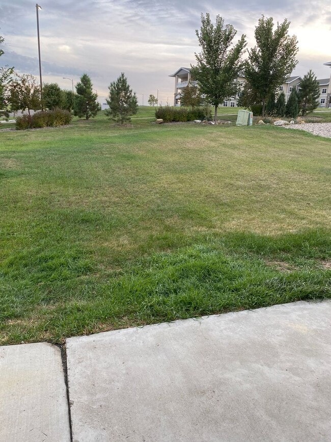 Photo - 901 Bremner Ave