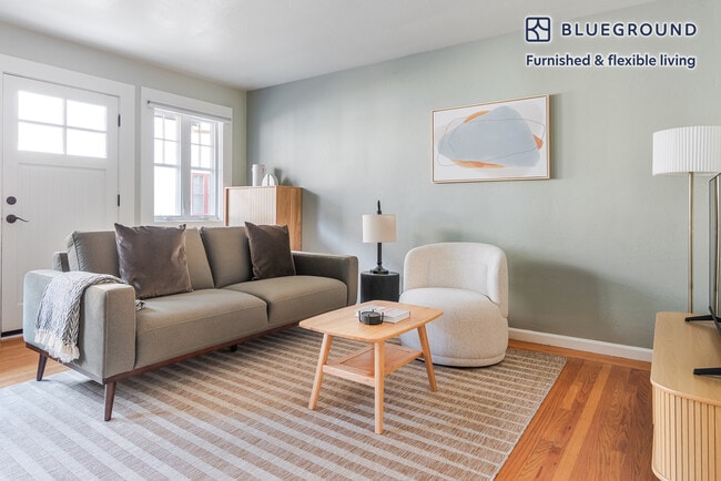 Building Photo - 327 Hawthorne Ave