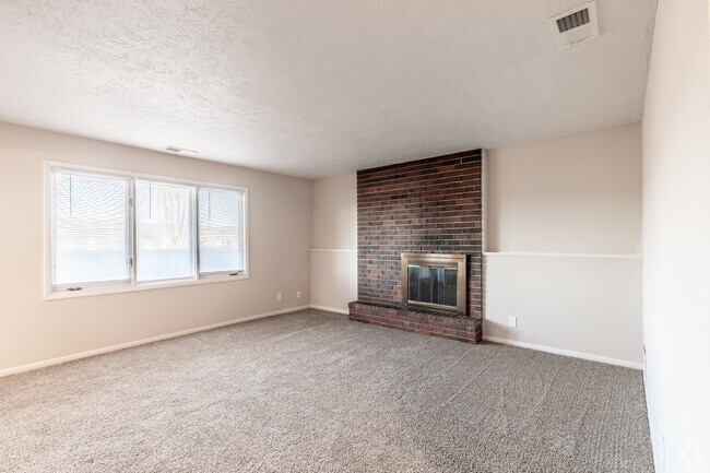 2b,1b- Living Room - Renovated - Heritage Ridge Apartments