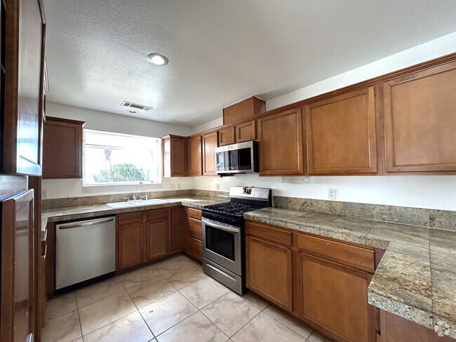 Building Photo - NewBL PS T 66756 Unit A Rental
