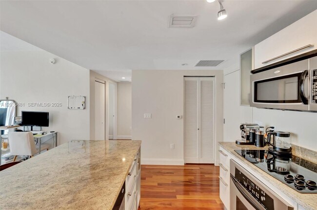 Photo - 185 SW 7th St Unit 1708