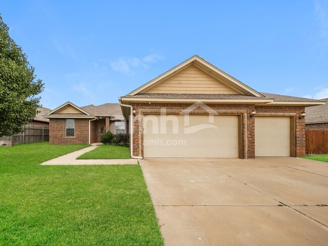 Building Photo - 8809 SW 46th St