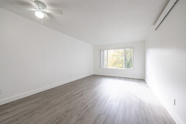 Photo - Bridgeview Apartments