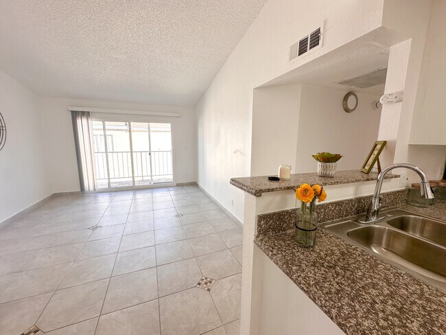 Photo - 12748 Branford St Unidad 2