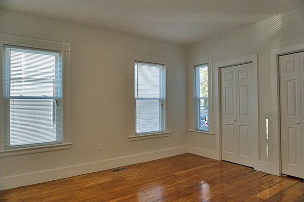 Photo - 2 Osgood St Unit 1