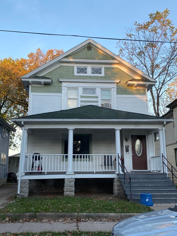 Photo - 733 Wright St
